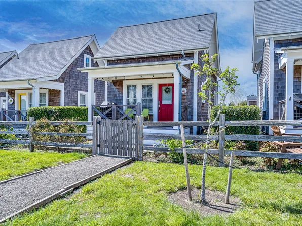 26 Grove Lane, Pacific Beach, WA 98571