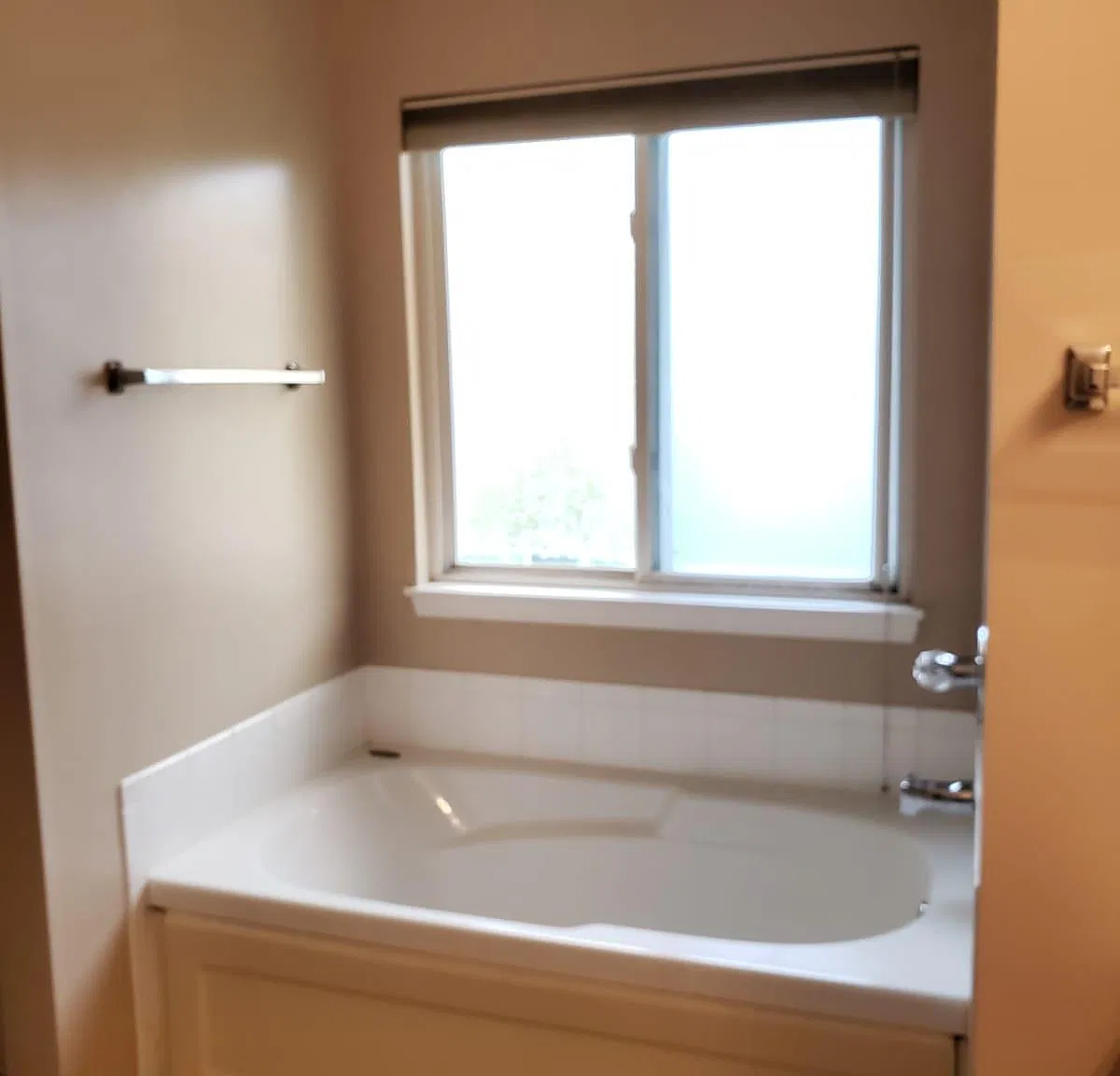 135 Emerald Dr — Photo 4
