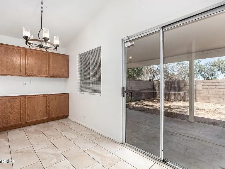 2014 N 84th Ln — Photo 8