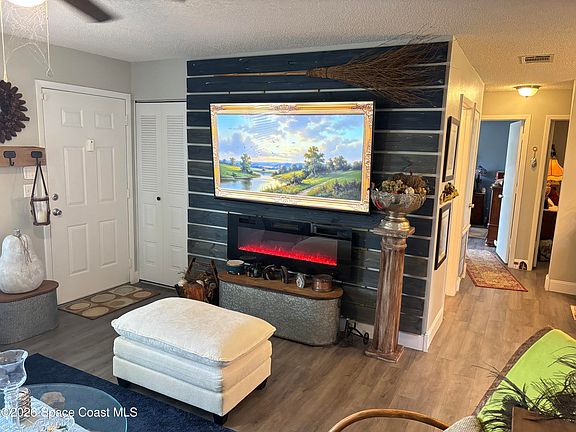 2nd image of 138 Bali St SE #10