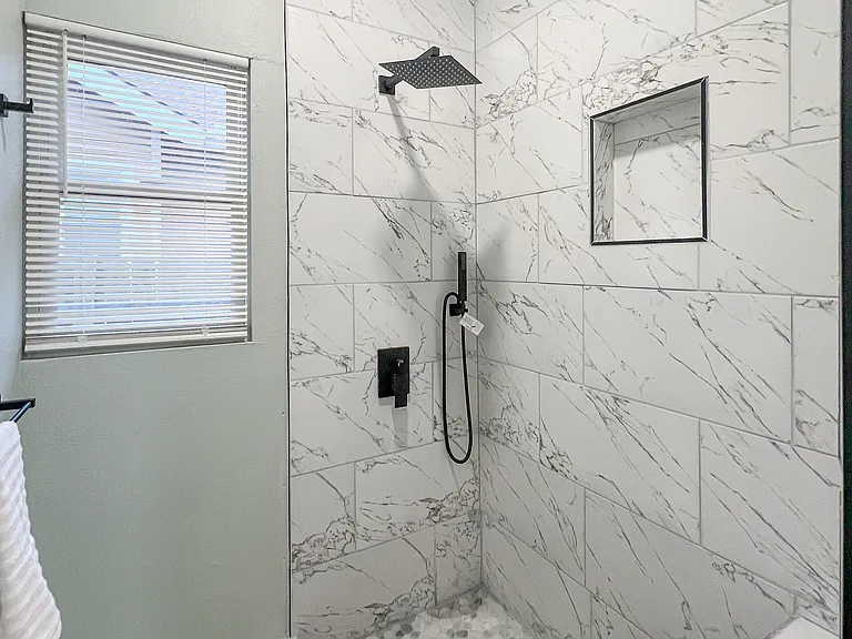401 N Madison Ave — Photo 5