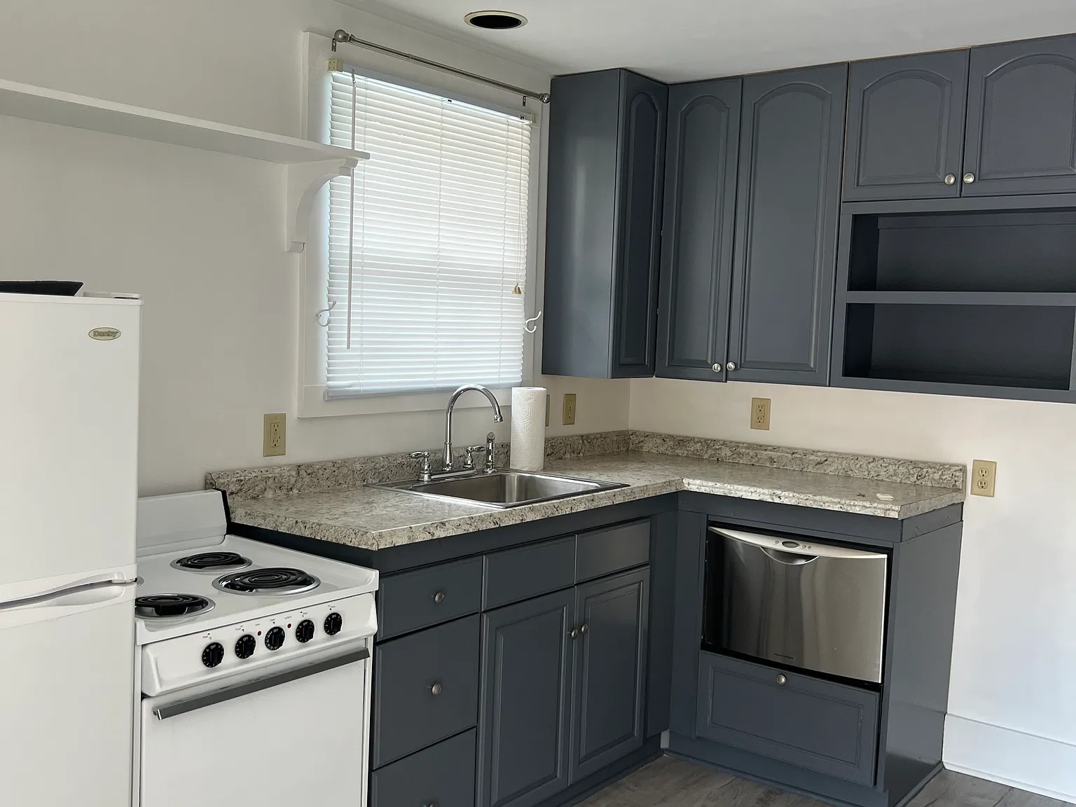 2504 Westwood Ave — Photo 2