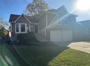 6417 Anderson St, Shawnee, KS 66226