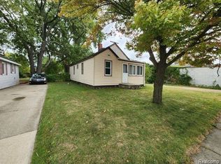 11610 Deering St, Livonia, MI 48150