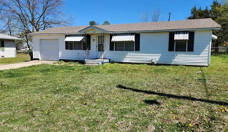 420 N Mayfair Way — Photo 1