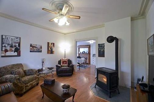 2nd image of 810 Orchard St