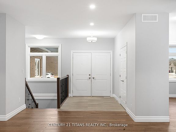 5th image of 19 Tracy Dr