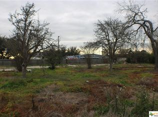 607 E Broadway Ave, Seadrift, TX 77983