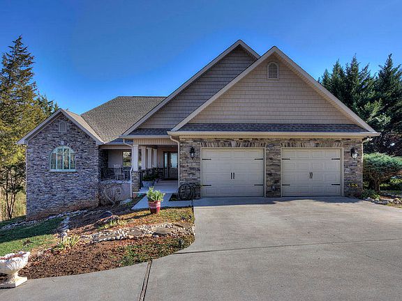 3rd image of 312 Washita Ln