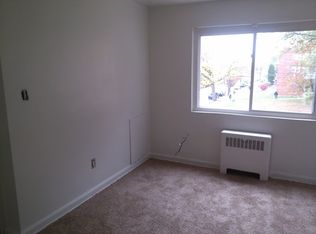 465 Mellon St SE APT 10, Washington, DC 20032