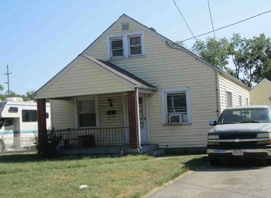 2nd image of 1913 Brentwood St
