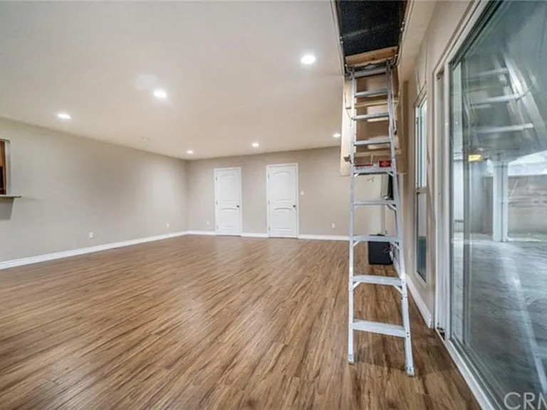 3847 S Redondo Blvd — Photo 16