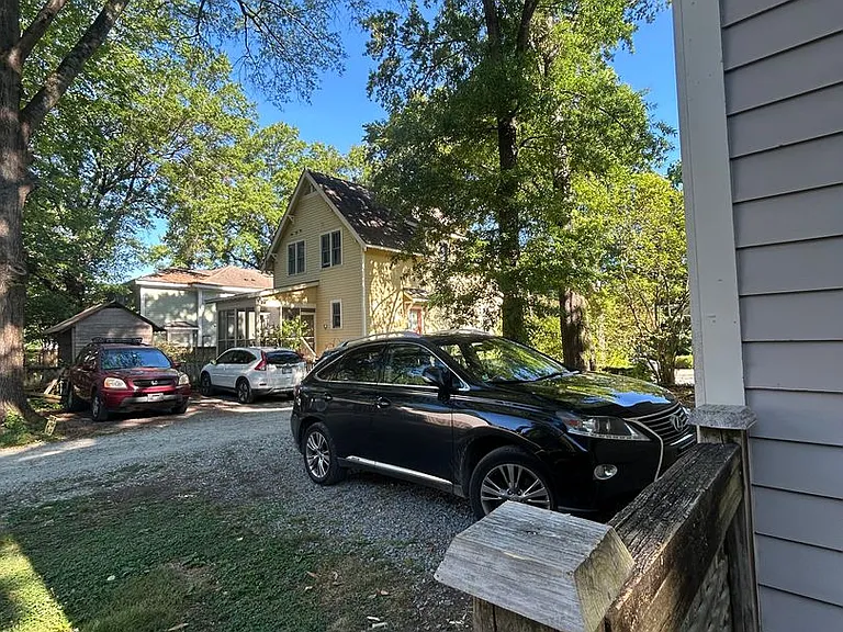 839 Onslow St — Photo 10