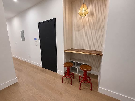 4th image of 727 Knickerbocker Ave #3B