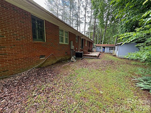 5th image of 714 Crestmont Dr SE