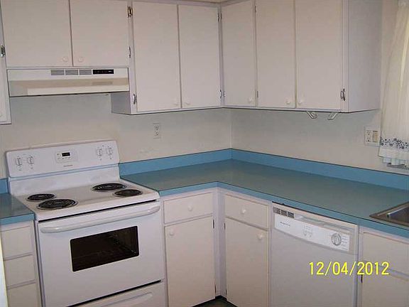 4th image of 9030 N Golfview Dr