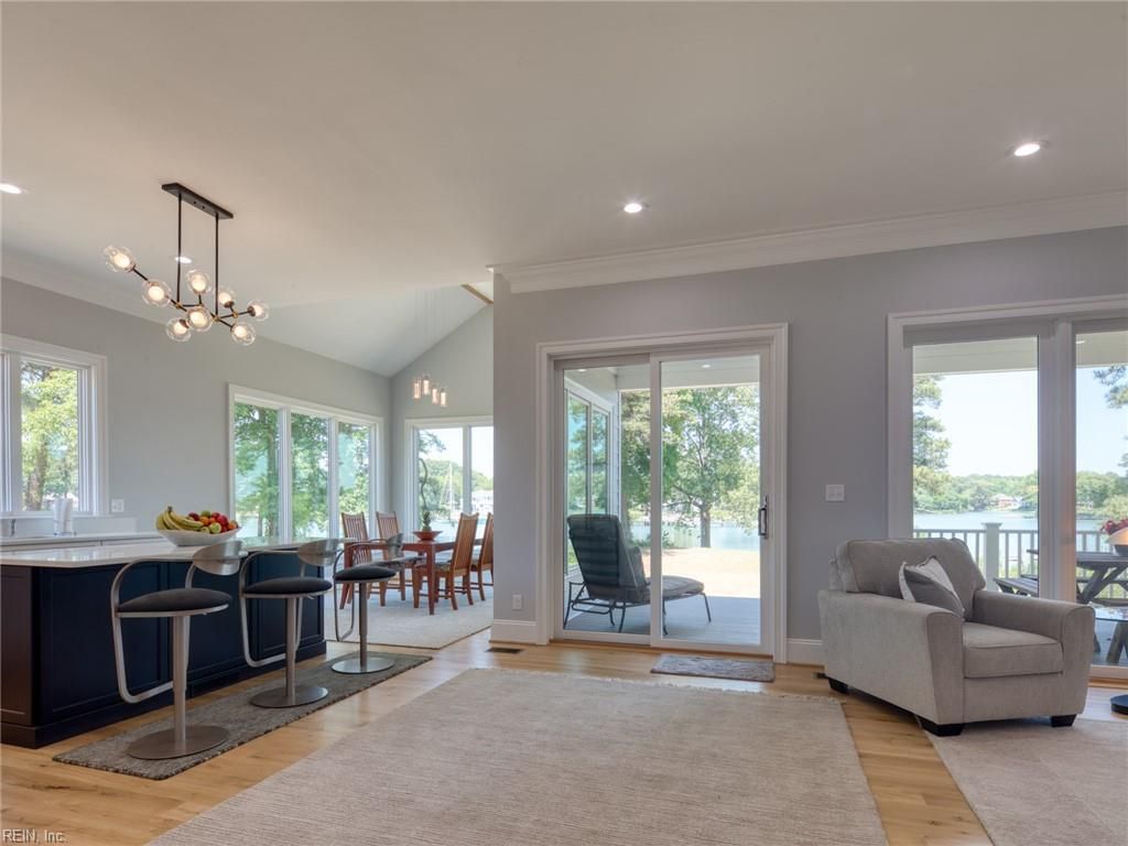7877 Berkeley Dr, Gloucester Pt, VA - View 6