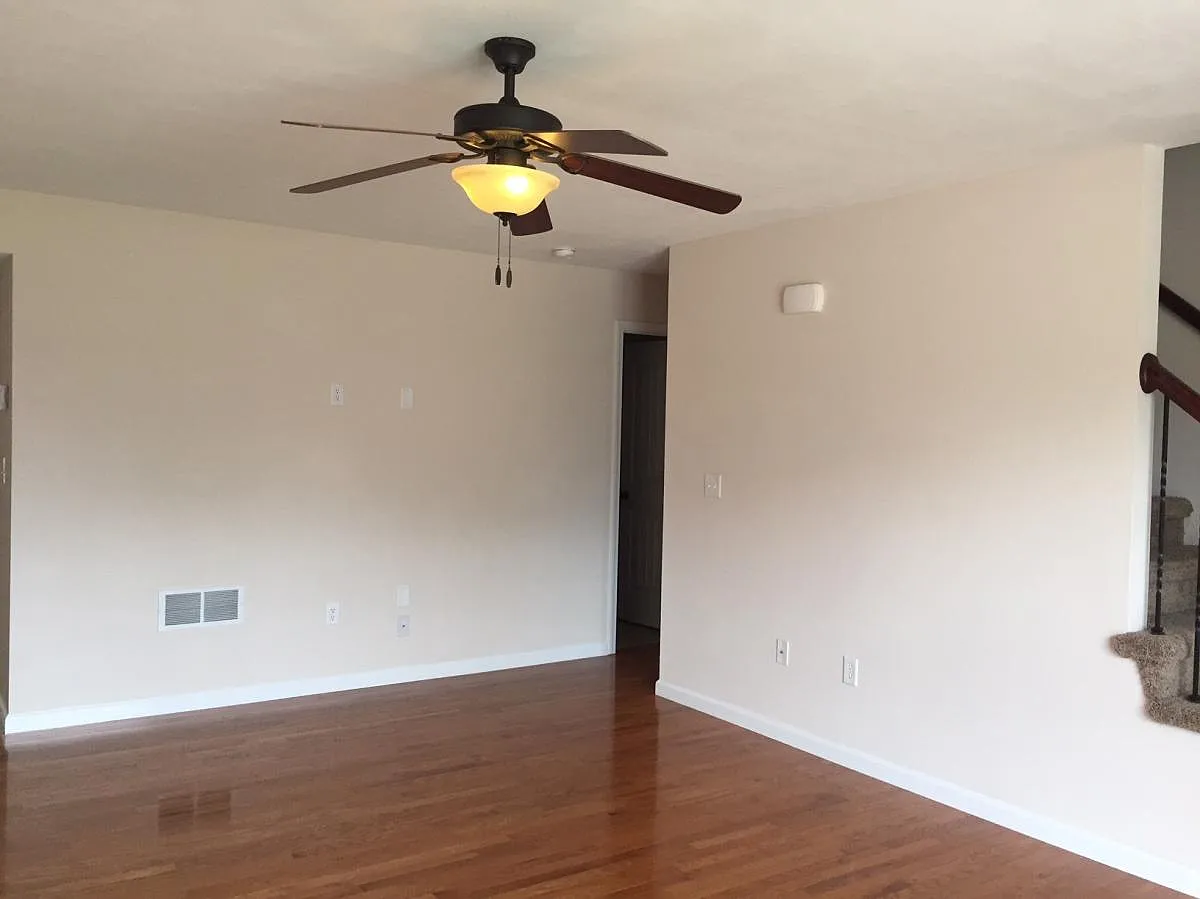 3 bed, 1728 sqft, $1,650 — Photo 2