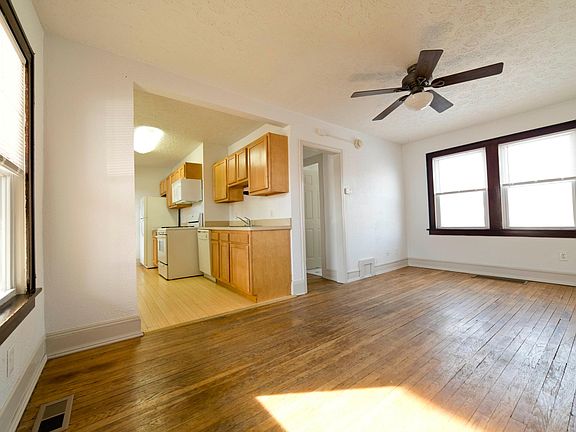 4th image of 1297 W 58th St APT 4