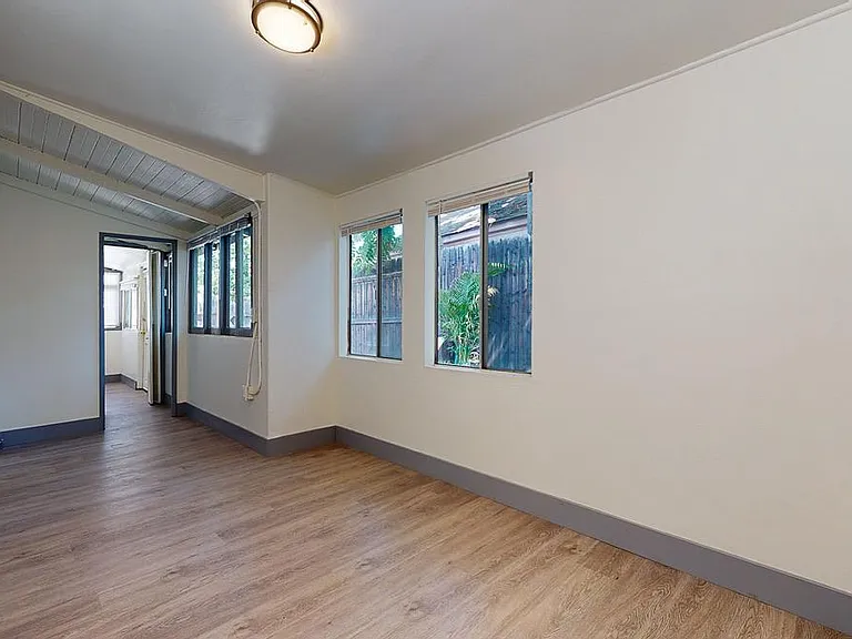1127 Bell St — Photo 18