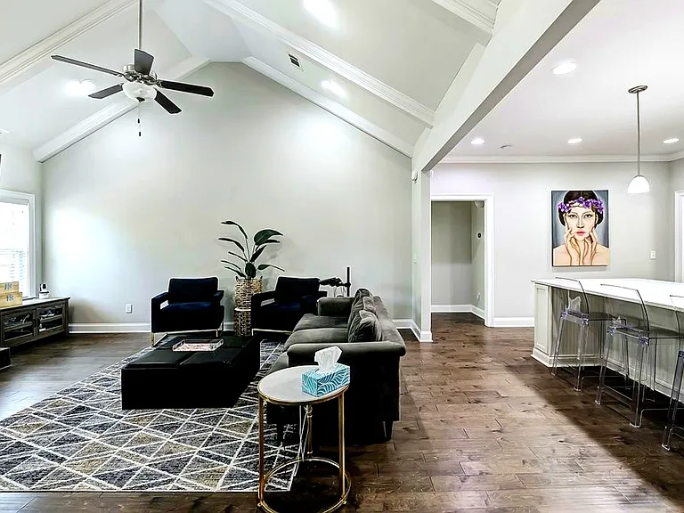 110 Tablerock Ct — Photo 38