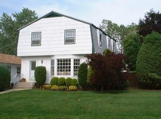521 Maguire Ave, Staten Island, NY 10309