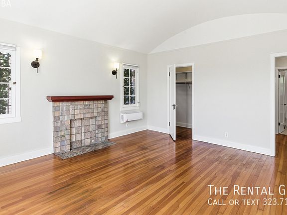 4th image of 7261 Waring Ave