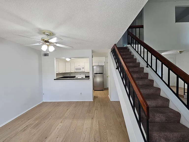 105 Keith Ct — Photo 7