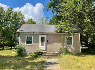 619 E Benton St, Windsor, MO 65360