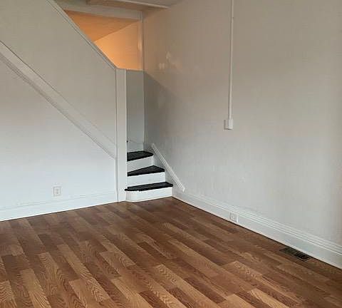 5th image of 2145 Wilkens Ave