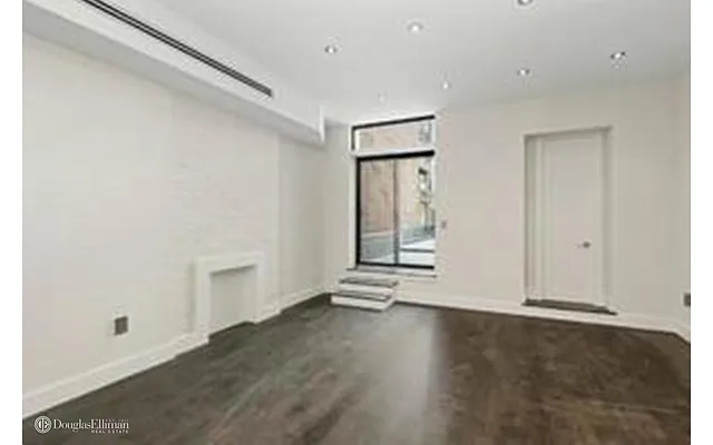 Rented by Douglas Elliman | media 15