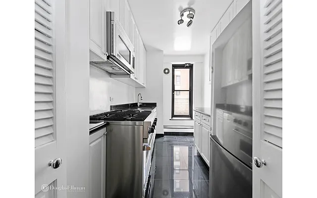 Rented by Douglas Elliman | media 20