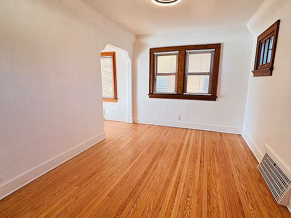 4th image of 7126 W Congress St