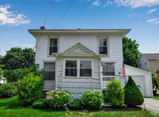 4 S Hartland St, Middleport, NY 14105
