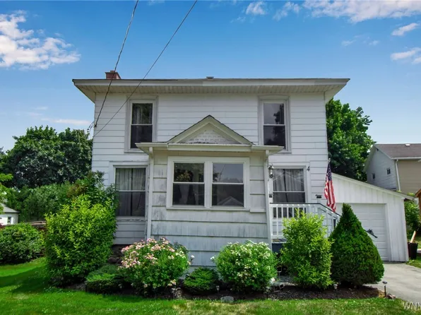 4 S Hartland St, Middleport, NY 14105