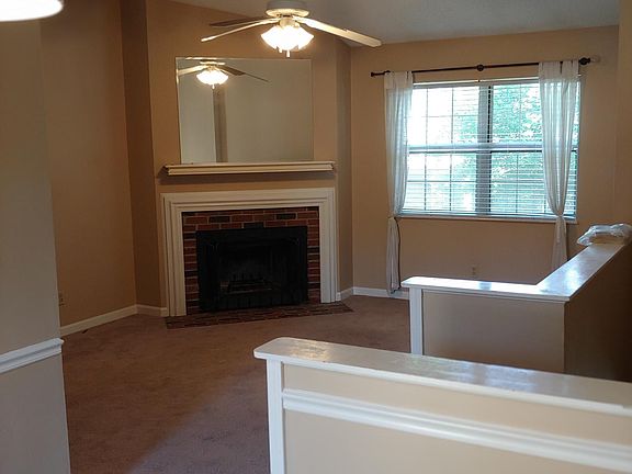 2nd image of 1451 Thrush Pl