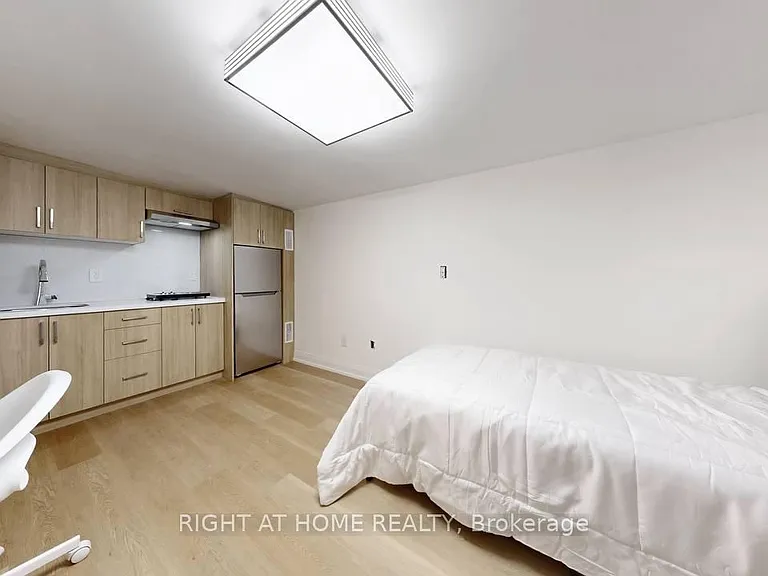 61 Gladys Rd #3 — Photo 7