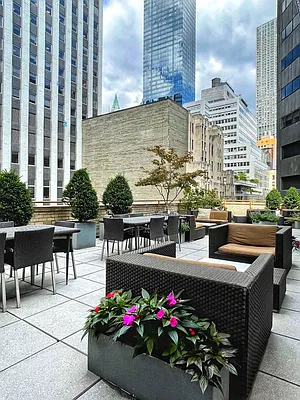 Sold by Compass | media 7
