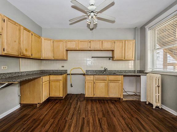 3rd image of 5046 S Blackstone Ave #2