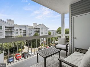 3178 Summit Square Dr #3-D2, Oakton, VA 22124