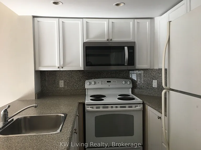 8 Park Rd #1711 — Photo 10