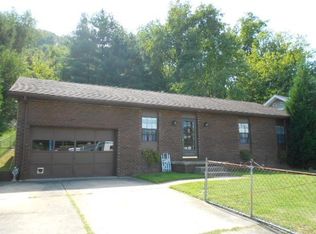 504 James River Rd, Cabin Creek, WV 25035