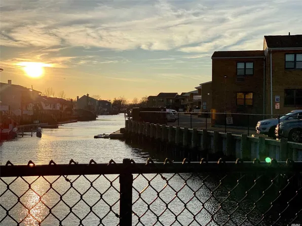 47 Hampton Place #13C, Freeport, NY 11520