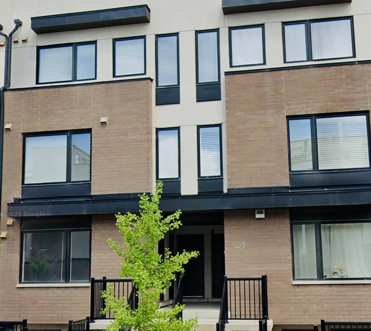 3 bed, $2,500 — Photo 1