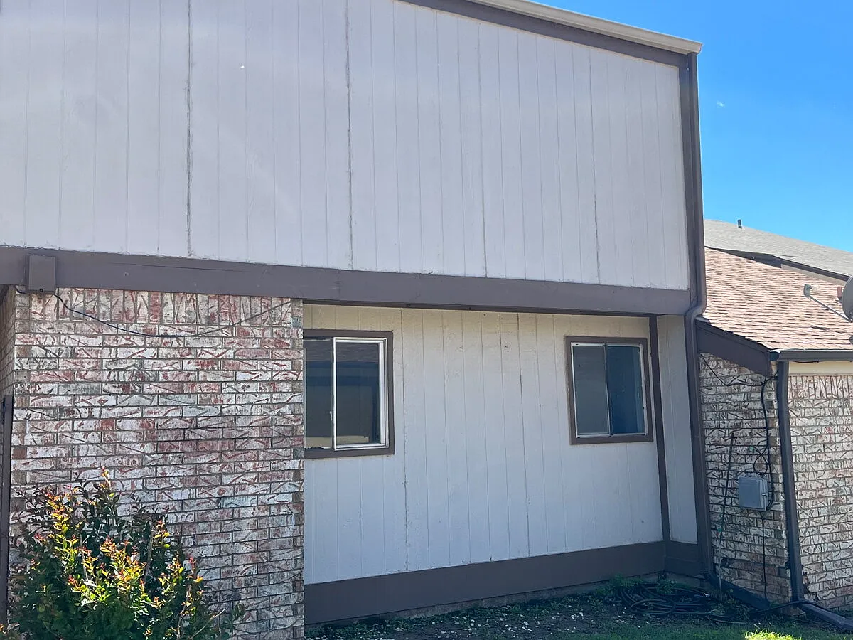 3 bed, 2.0 bath, 1705 sqft, $1,575 — Photo 2