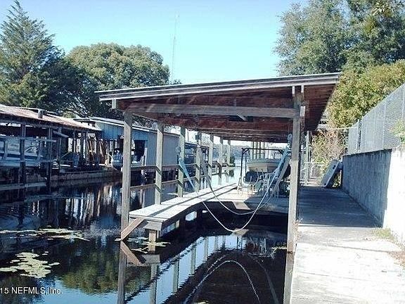 Covered Boat house and lift!
