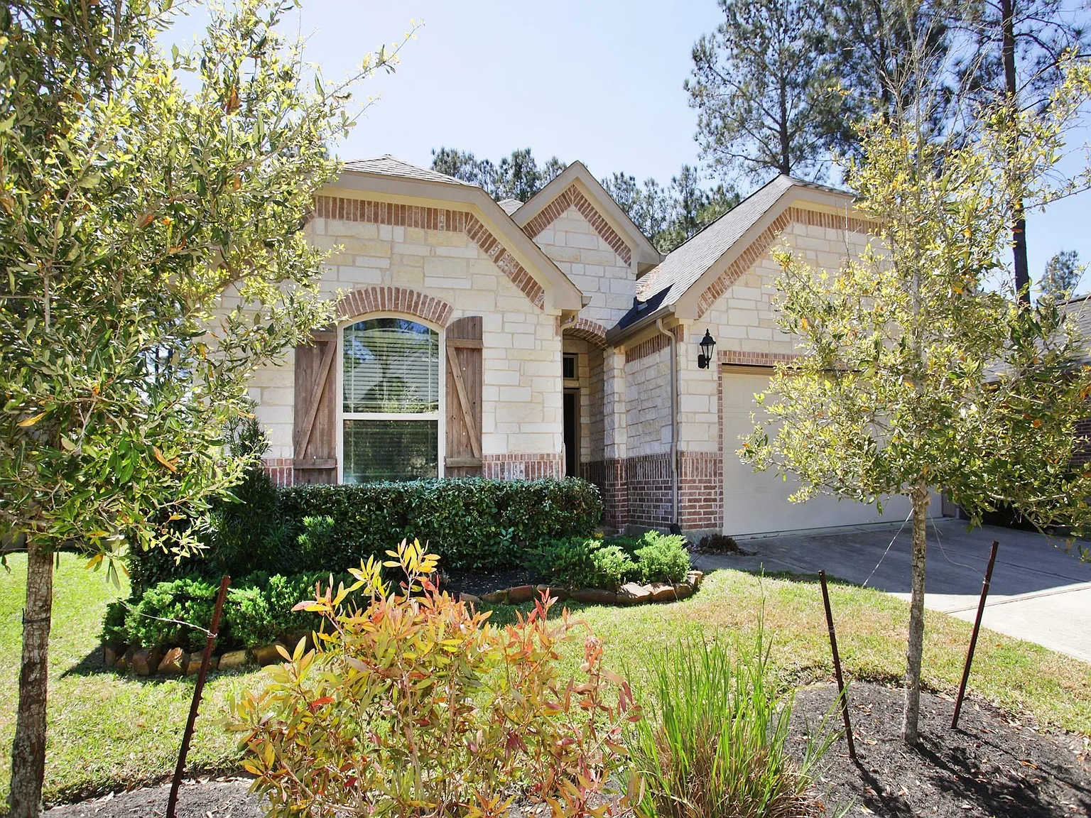 4 bed, 3.0 bath, 2190 sqft, $3,100 — Photo 3