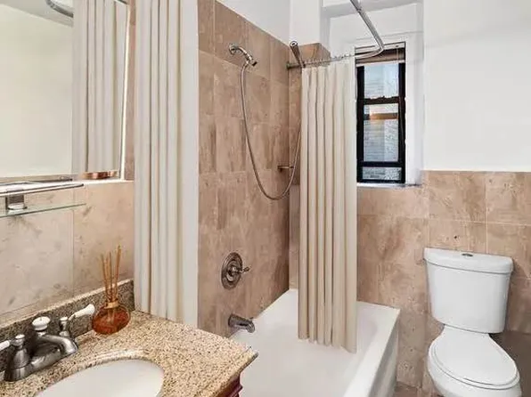 142 East 49th Street image 5 of 5