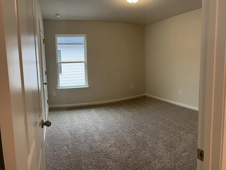 334 Wells Cir — Photo 13