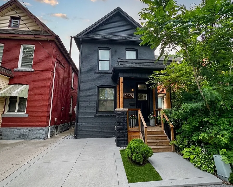 110 Ferguson Ave N #2